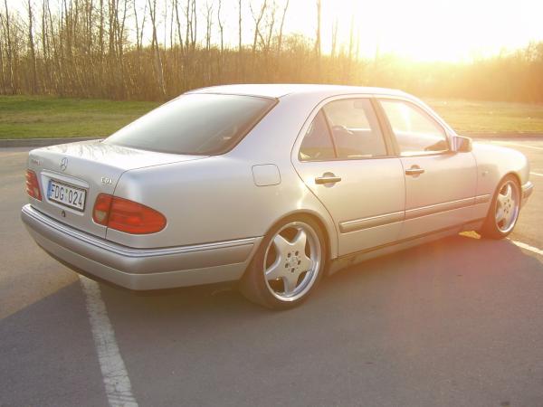 Mercedes w 210 elegance